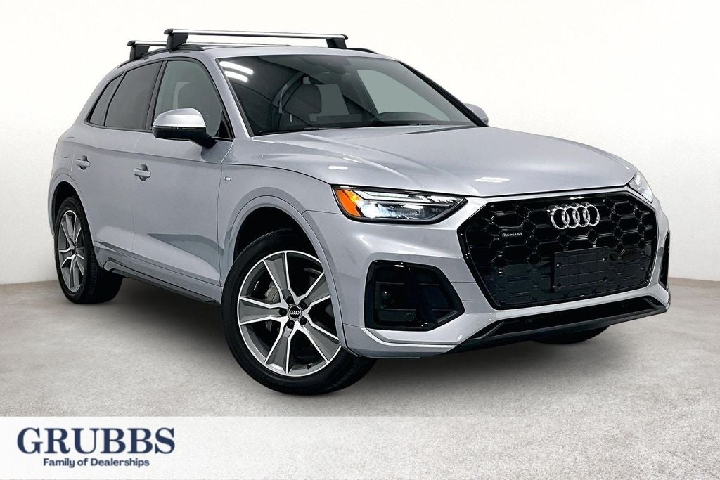 2025 Audi Q5 quattro in Florett Silver Metallic — front three-quarter view