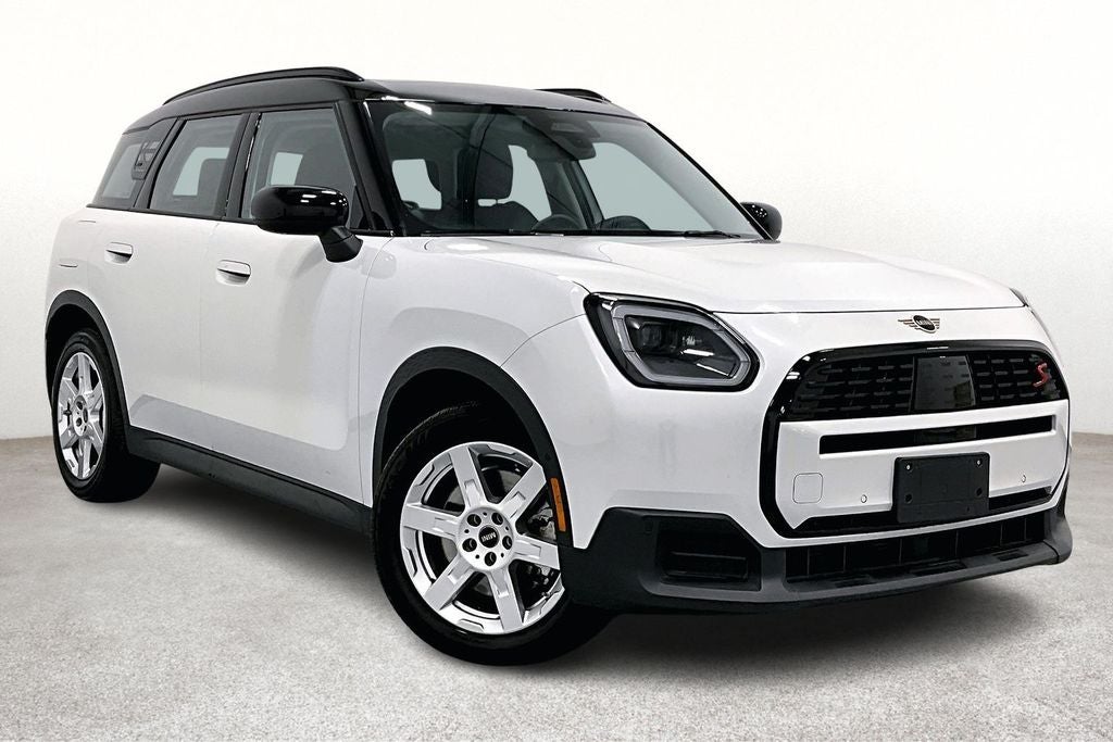 2025 MINI Cooper S Countryman Signature Plus in Nanuq White Metallic — front three-quarter view
